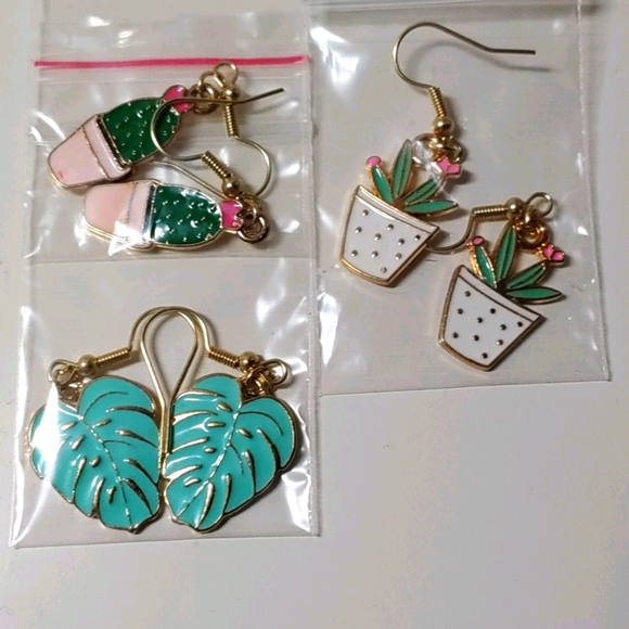 Handmade Plant earrings - Picture 1 of 4